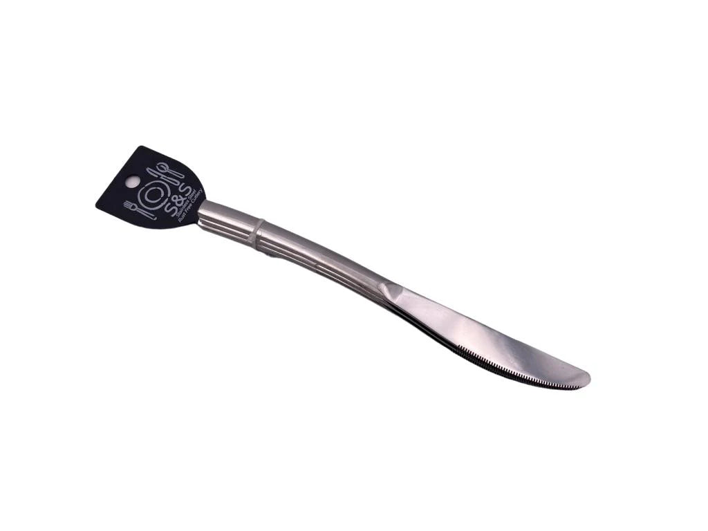 Plain modern dinner knives X3.