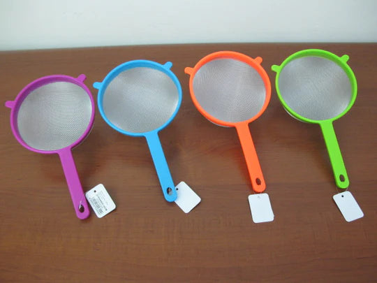 Colored Plastic Strainer with alumnium mesh 16 cm