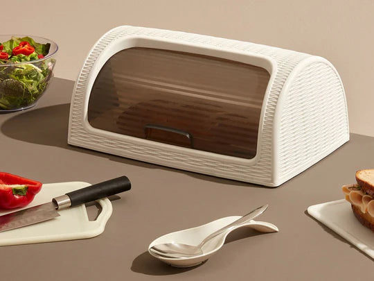 Plastic Bread Box with Straw Design