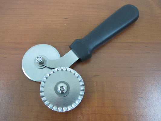 Pizza Slicer With 2 Wheels