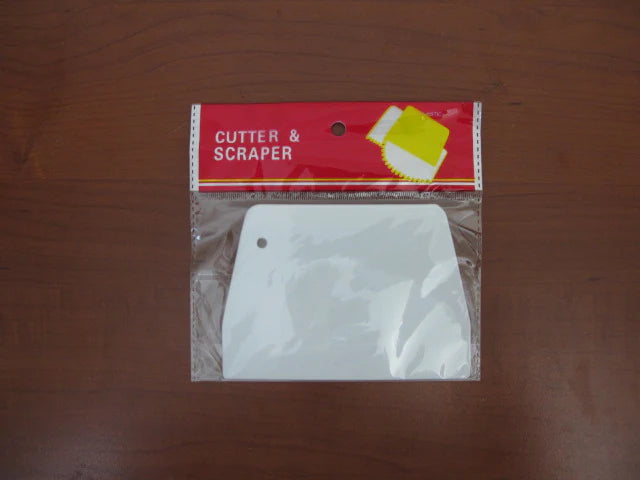 Small Plastic Dough Cutter and Icing Scraper X2