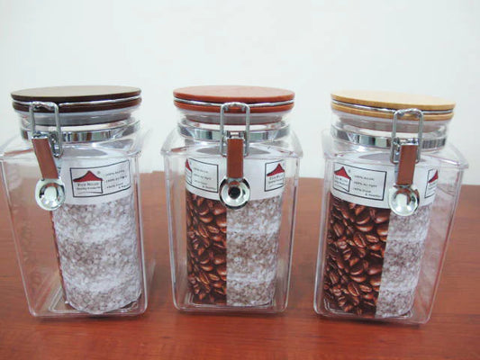 Squared Acrylic Jar with wooden lid; 1.4 lt